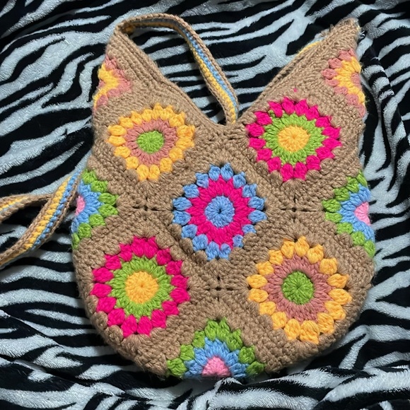 Crochet Cross Purse - Picture 2 of 3